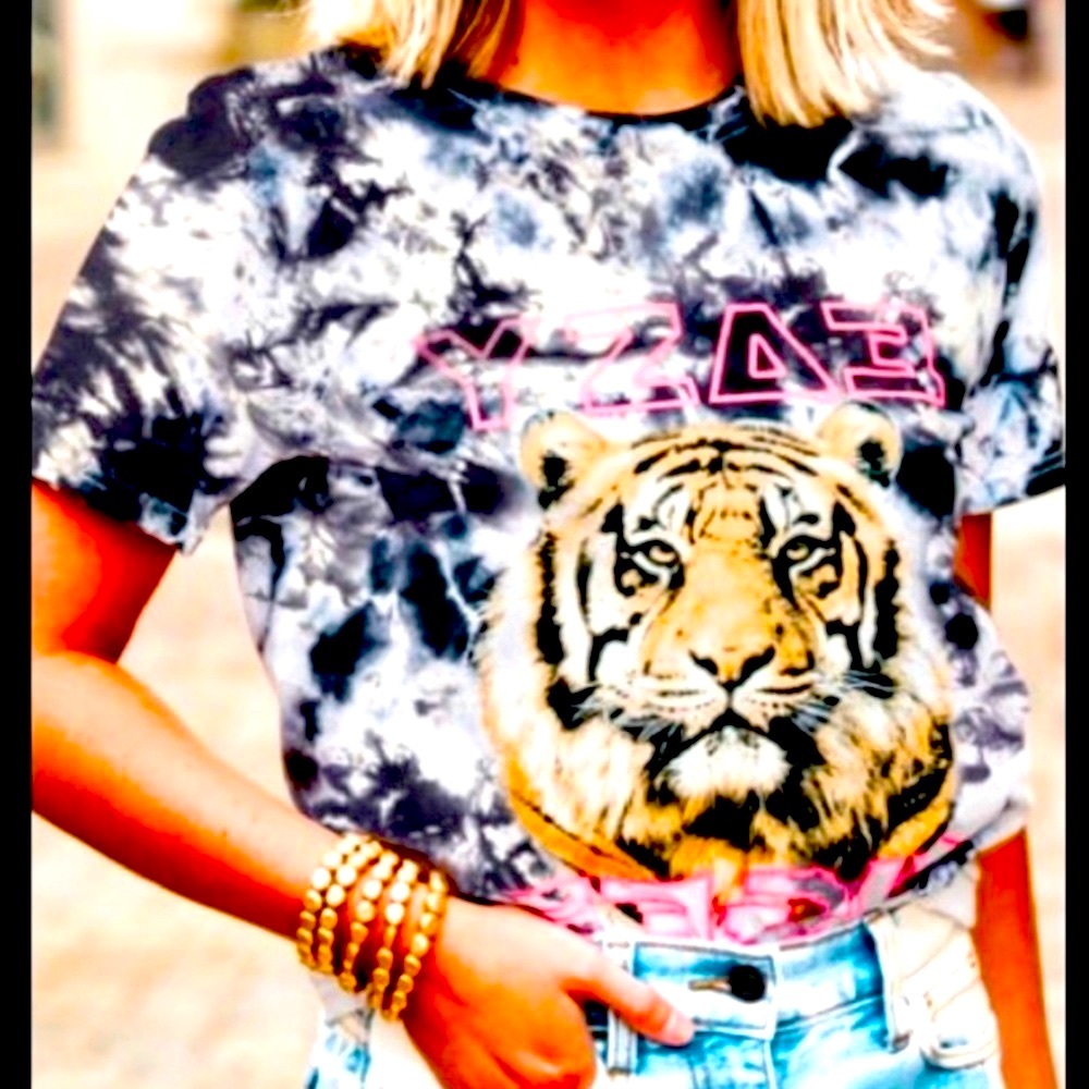 EASY TIGER EASY Black Tie-Dye On This Fun Tiger Face Short Sleeve T-Shirt